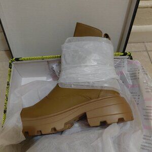 Cape Robbin Kyndall Olive Chunky Platform Ankle Boots
